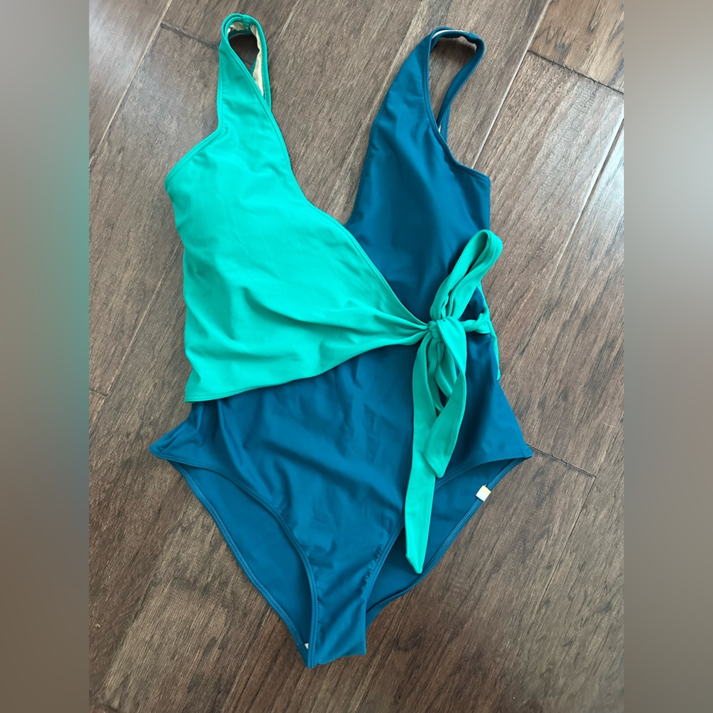 Summersalt The Perfect Wrap One-Piece - Seaglass & Seaweed